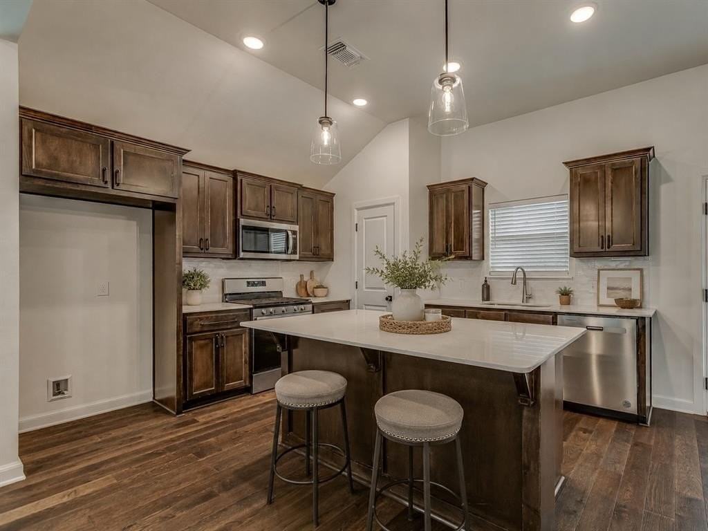 3717 Nw 177th St - Photo 4 of 41