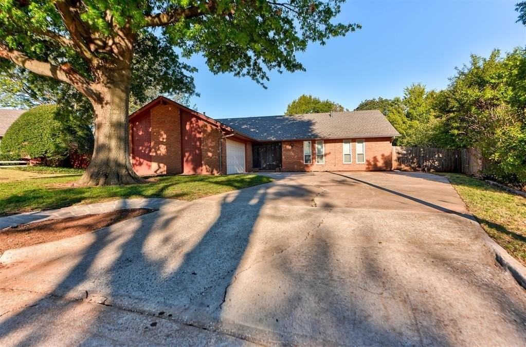 11044 Folkstone Dr - Photo 3 of 50
