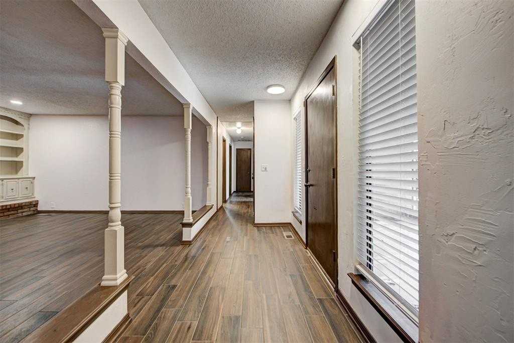 11044 Folkstone Dr - Photo 6 of 50