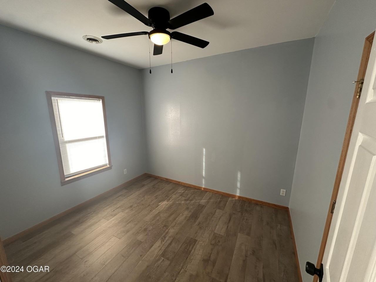 407 N Tom St - Photo 6 of 10