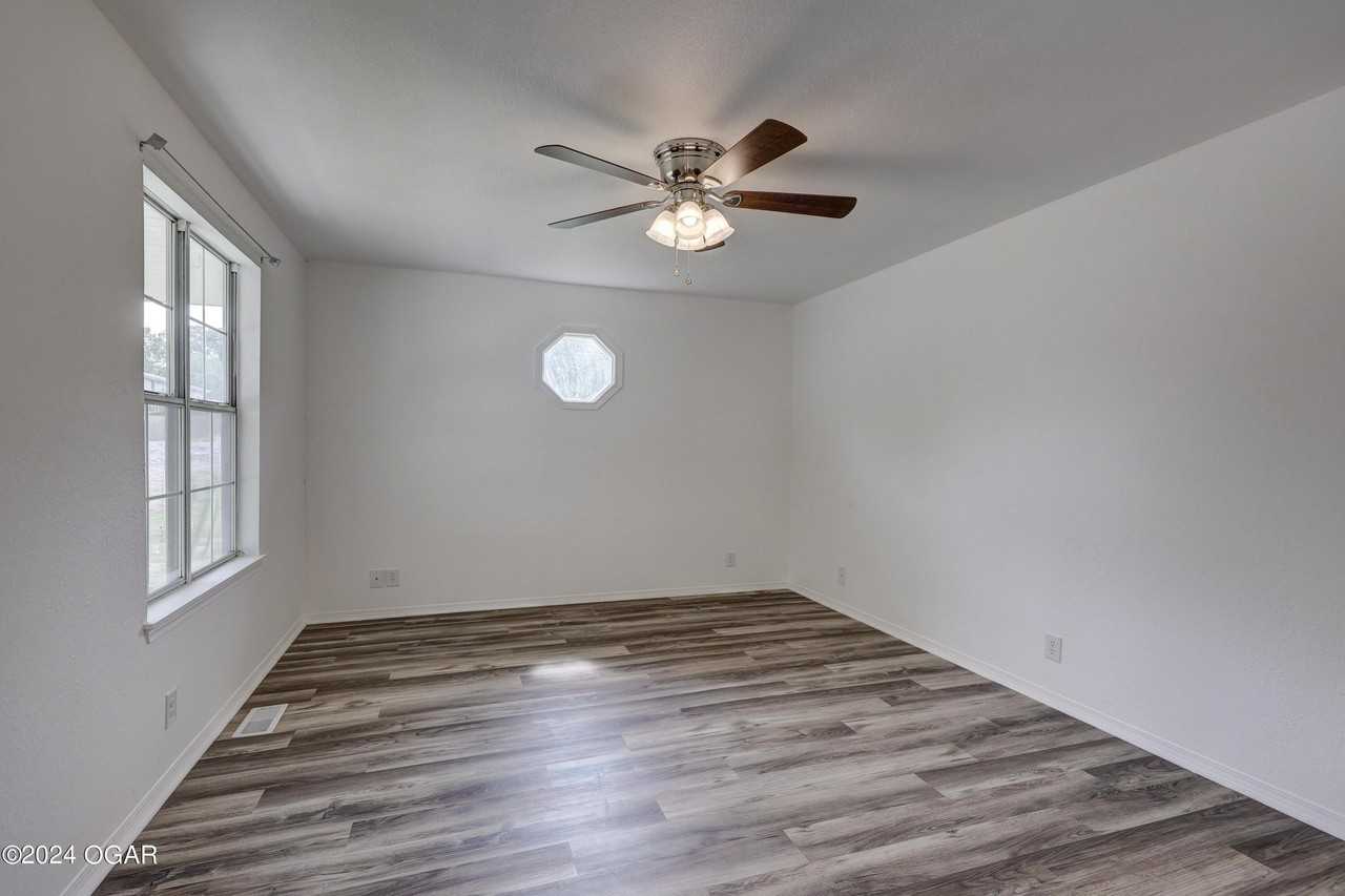 203 S Mckee Ave - Photo 3 of 27