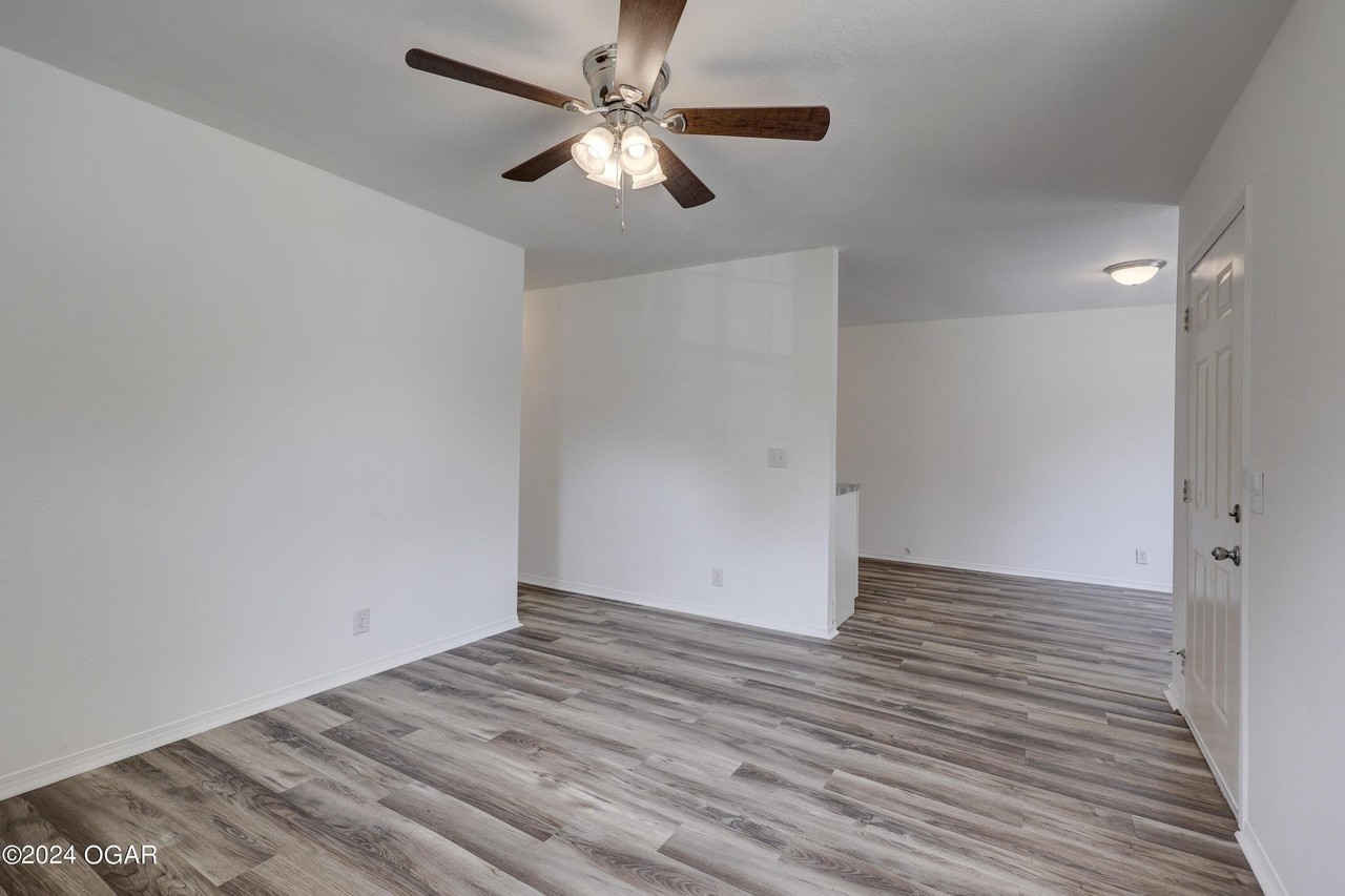 203 S Mckee Ave - Photo 6 of 27