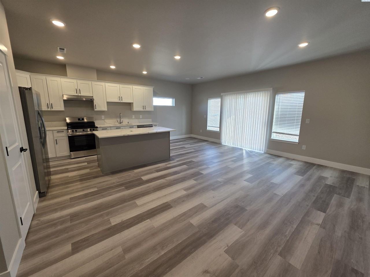 5858 W 40th Ct - Photo 4 of 17
