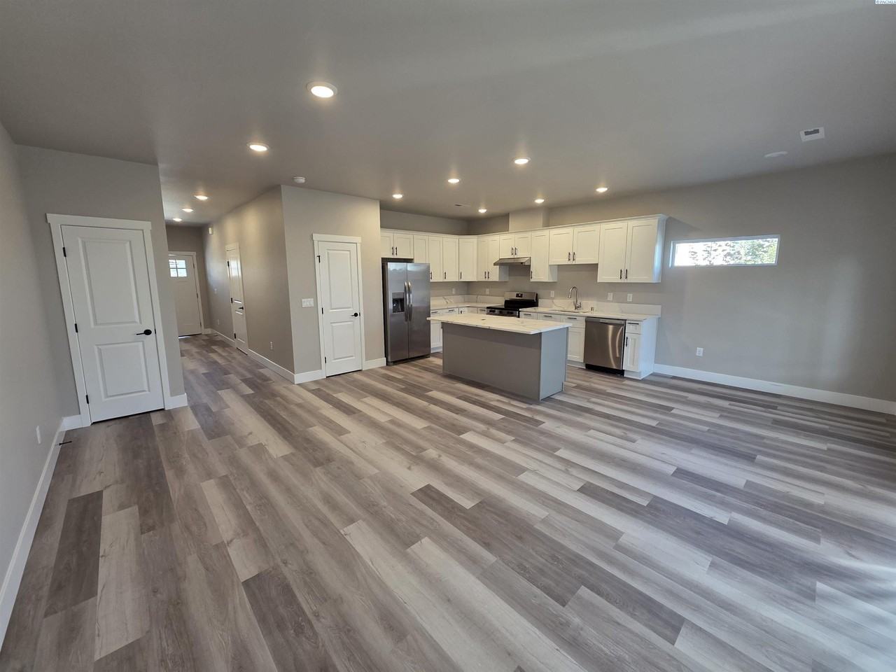 5858 W 40th Ct - Photo 5 of 17