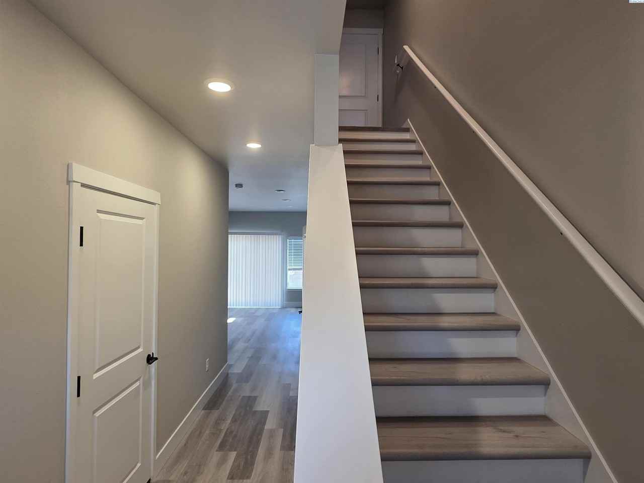 5852 W 40th Ct - Photo 2 of 17