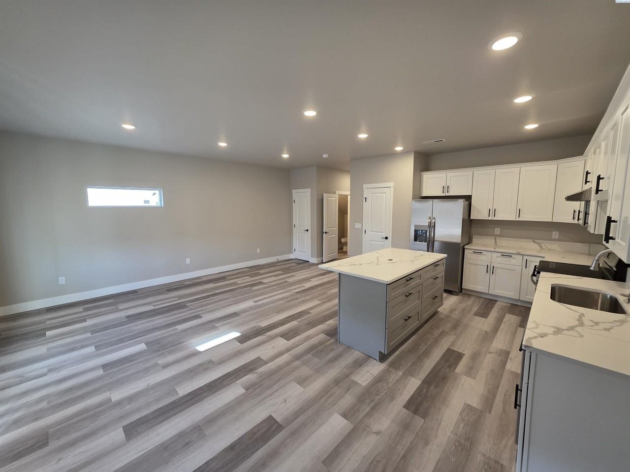 5852 W 40th Ct - Photo 6 of 17