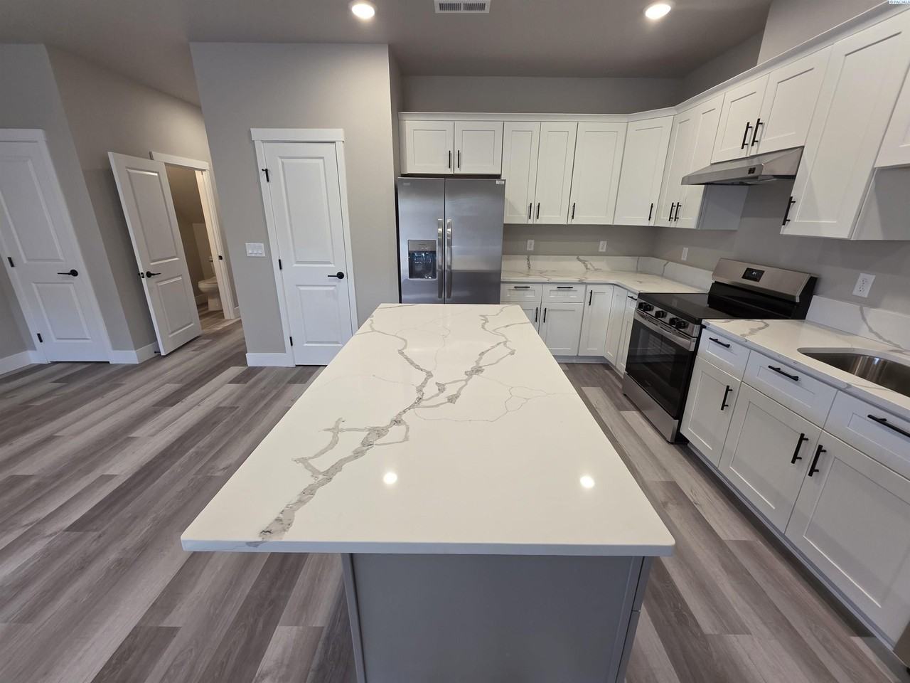 5852 W 40th Ct - Photo 7 of 17