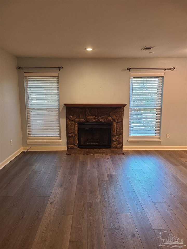 6043 Hilburn Rd - Photo 2 of 20