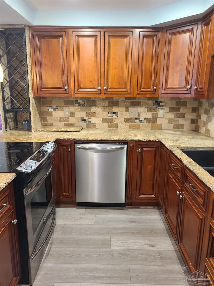 6043 Hilburn Rd - Photo 4 of 20