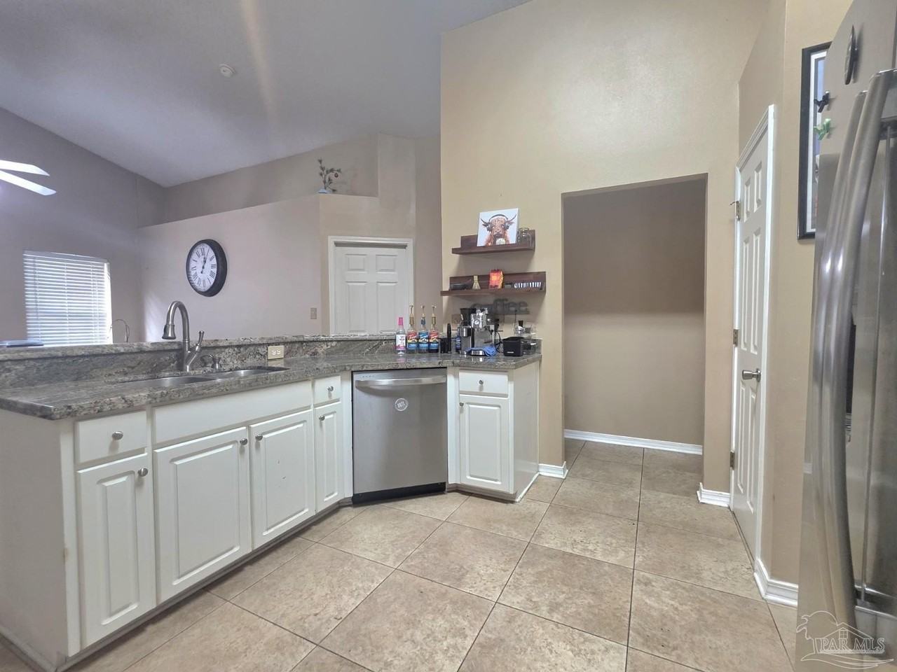 6347 Mers Ln - Photo 7 of 19