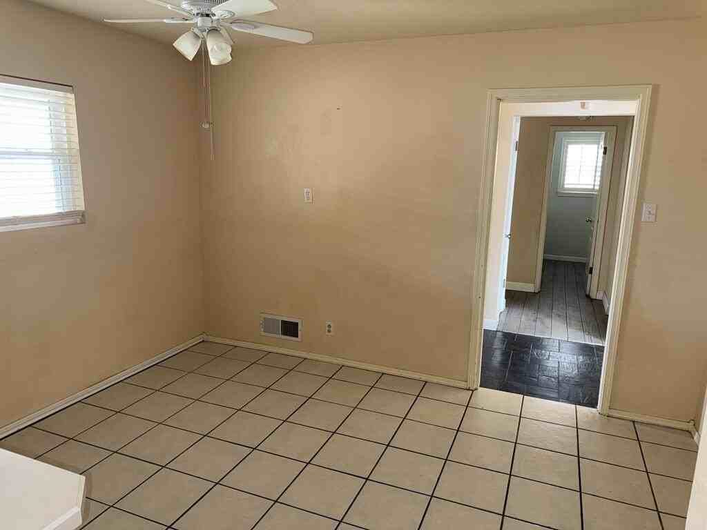 3611 Baumann Ave - Photo 7 of 27