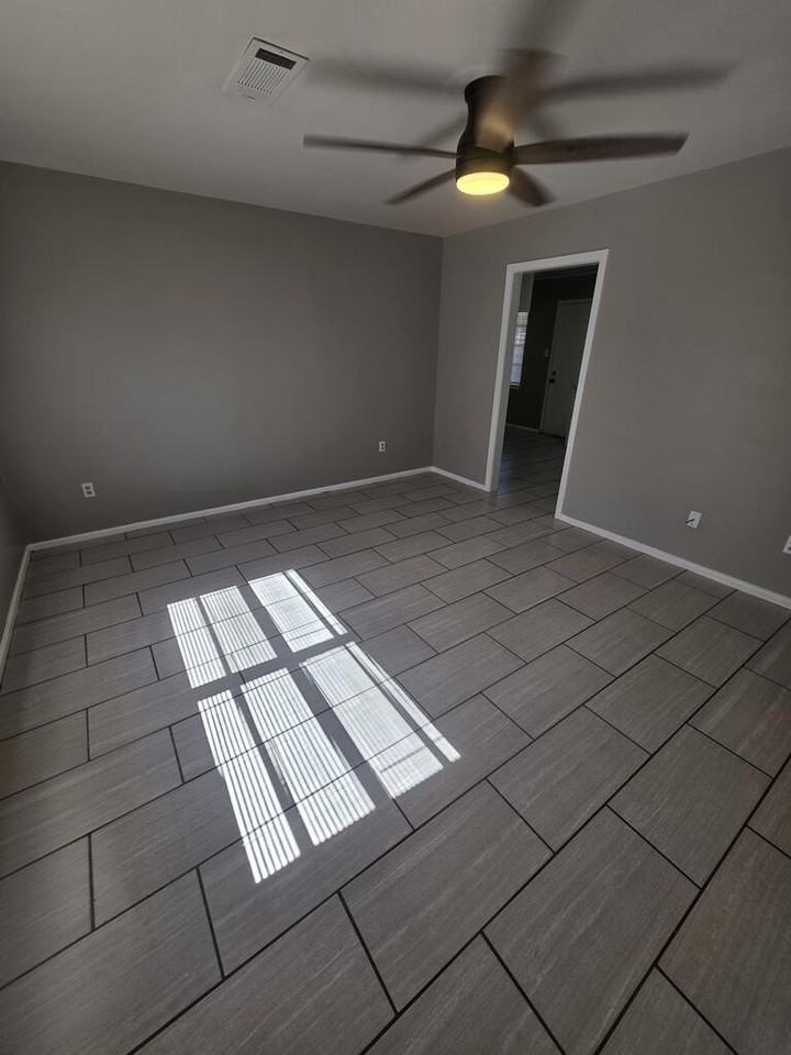 4708 Bowie Dr - Photo 3 of 26