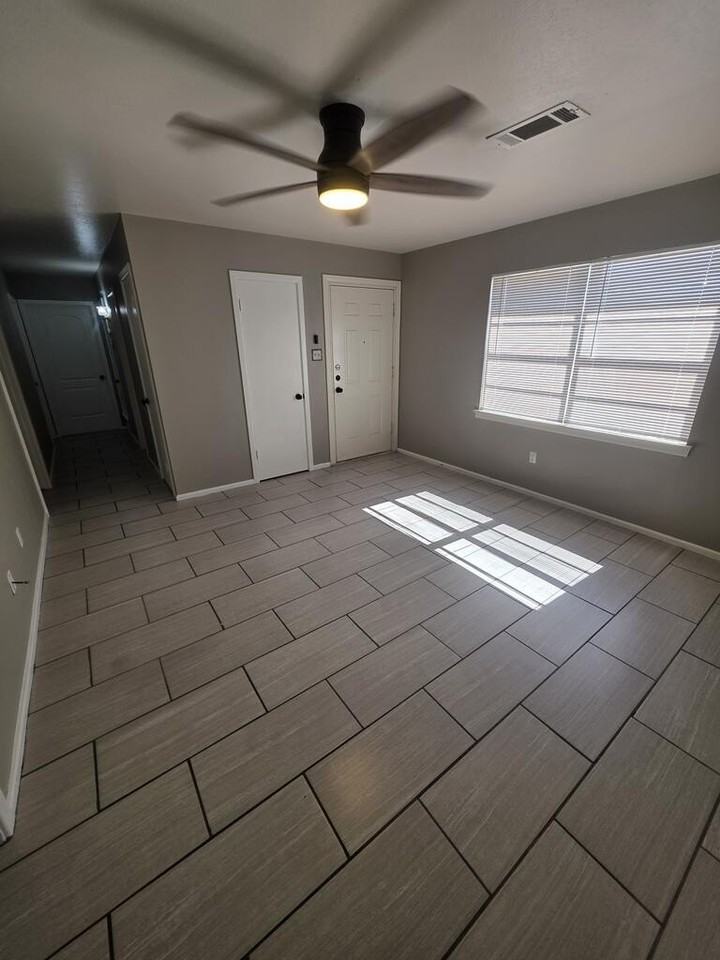 4708 Bowie Dr - Photo 5 of 26