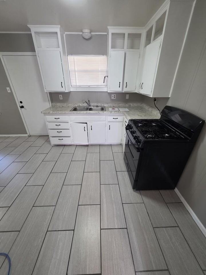 4708 Bowie Dr - Photo 6 of 26