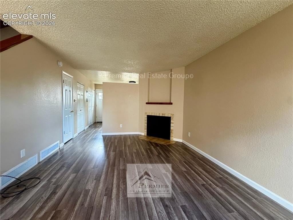 2427 Split Rock Dr - Photo 2 of 12