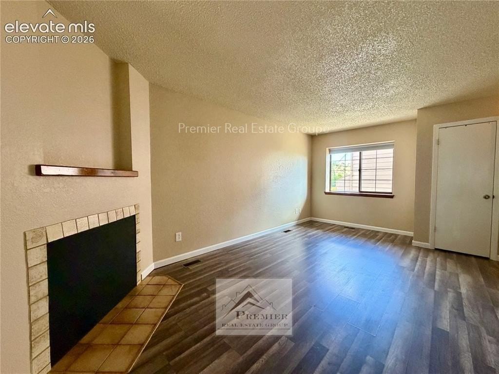 2427 Split Rock Dr - Photo 3 of 12