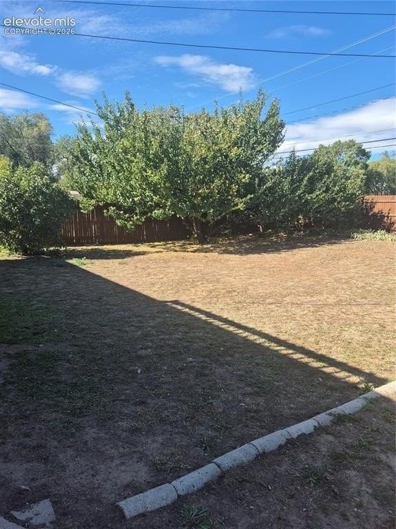 327 Iris Dr - Photo 4 of 29