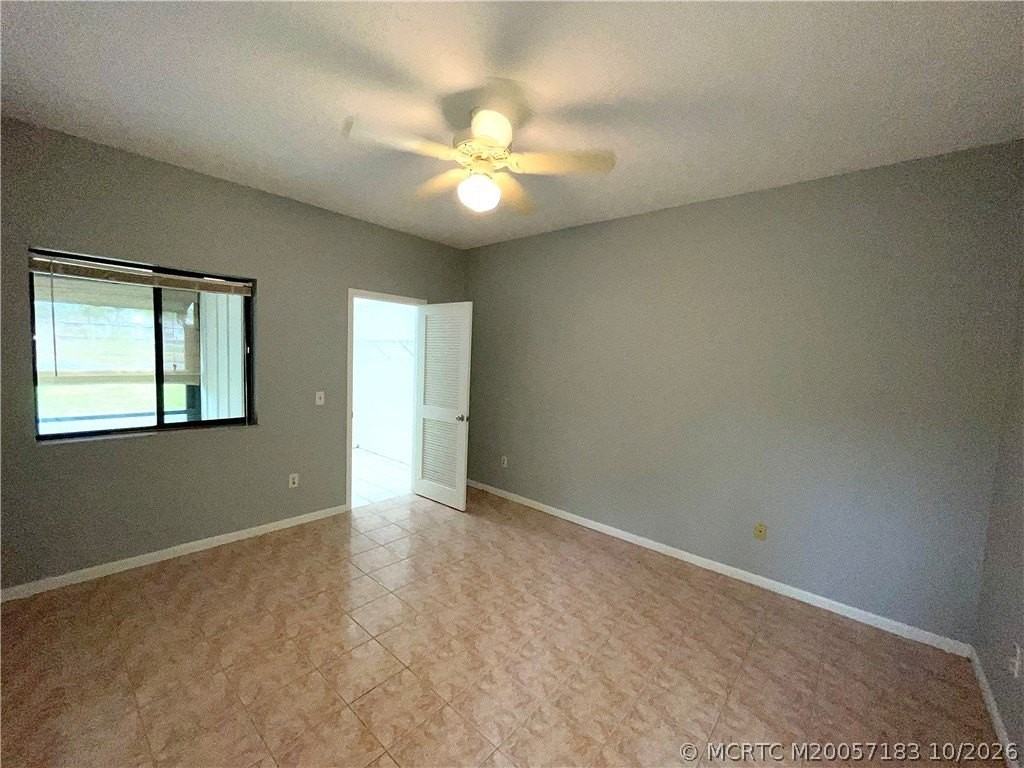 1644 Sw Crossing Cir - Photo 4 of 12