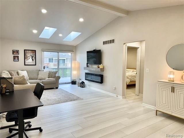 18591 Valleybrook Ln - Photo 2 of 23