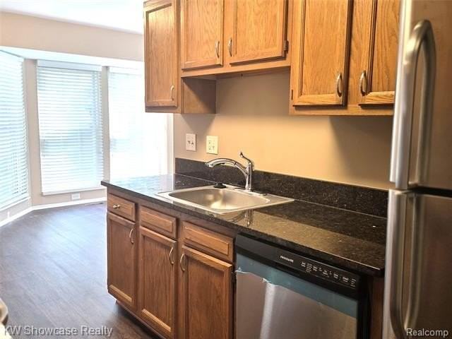 23476 Danberry Ln - Photo 3 of 31