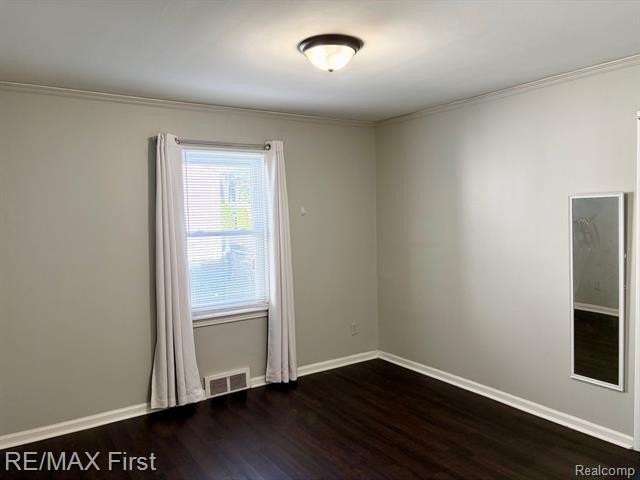 402 Kensington Ave - Photo 4 of 12
