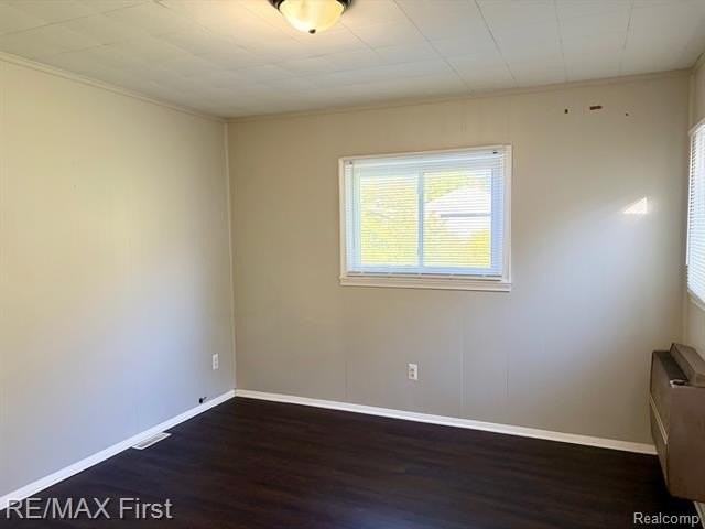 402 Kensington Ave - Photo 5 of 12