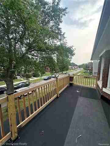 202 Elmhurst St - Photo 7 of 9