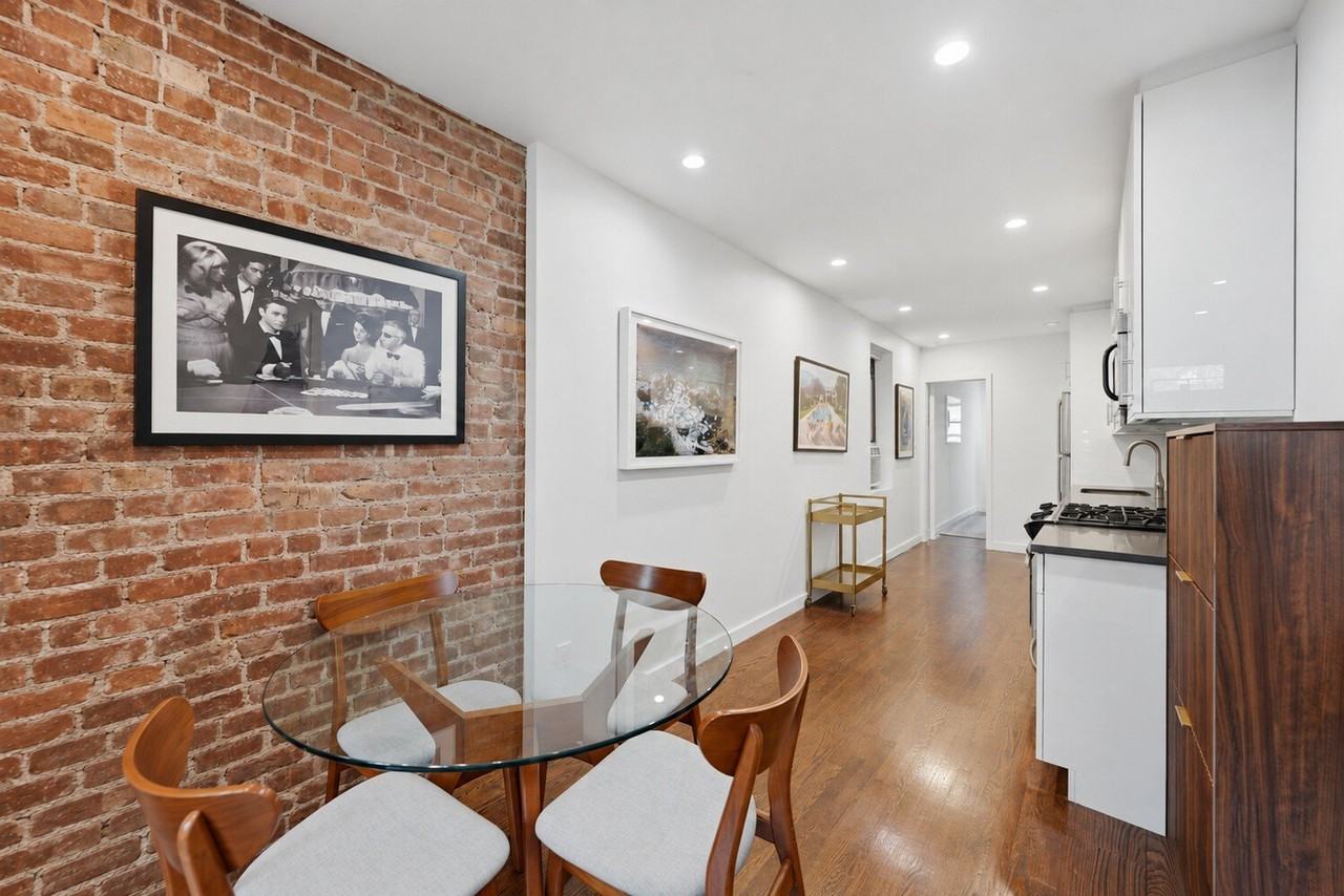 328 W 17th St - Photo 2 of 7