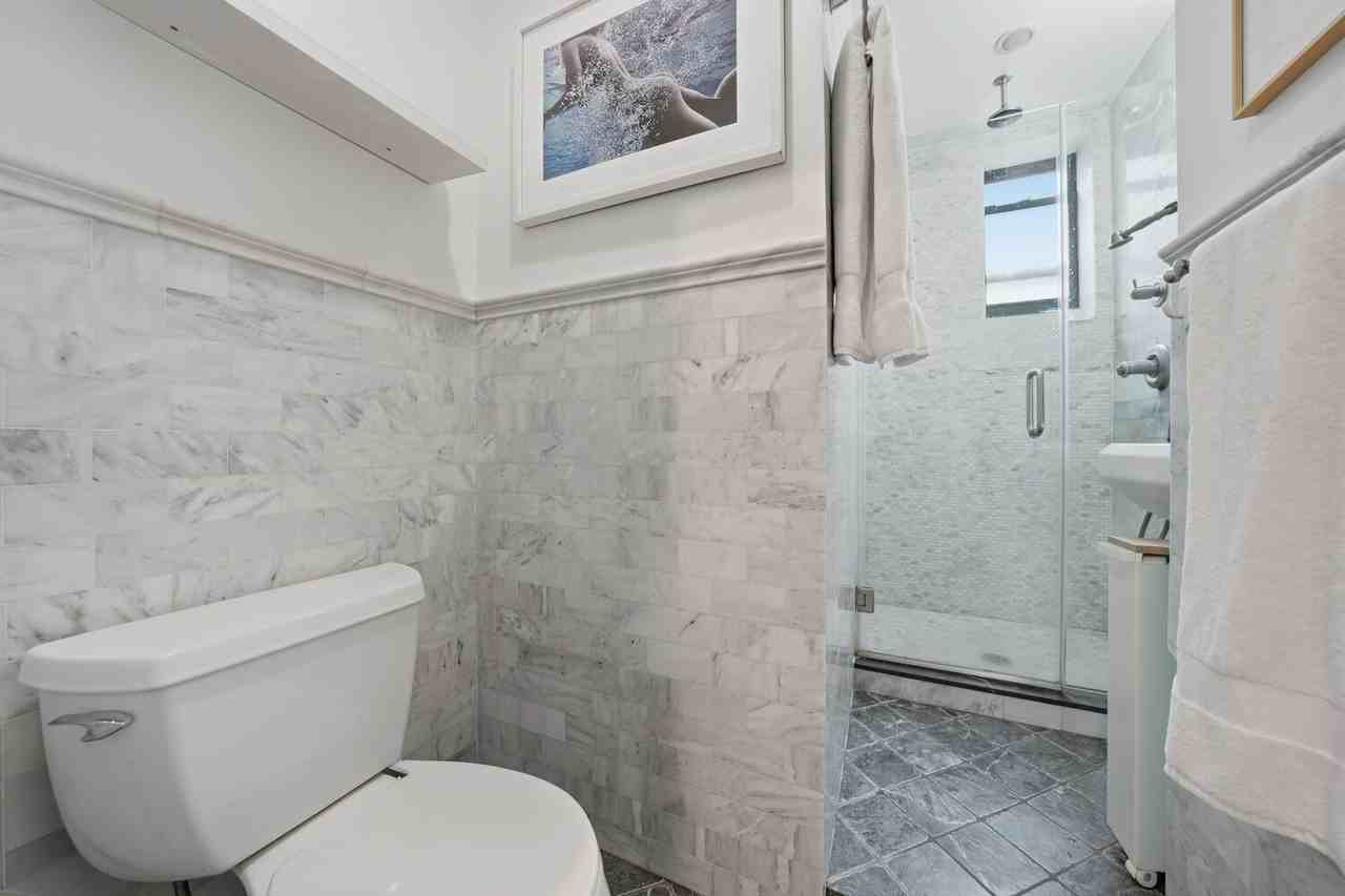 328 W 17th St - Photo 7 of 7