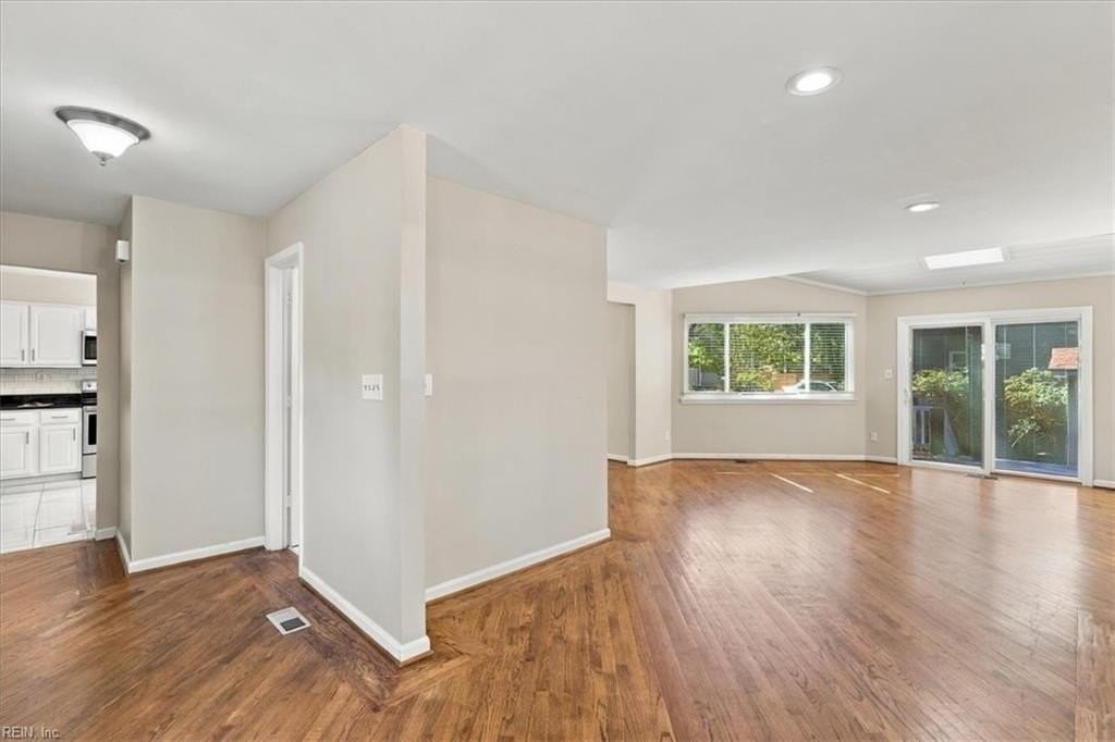 3941 Shady Oaks Dr - Photo 4 of 42