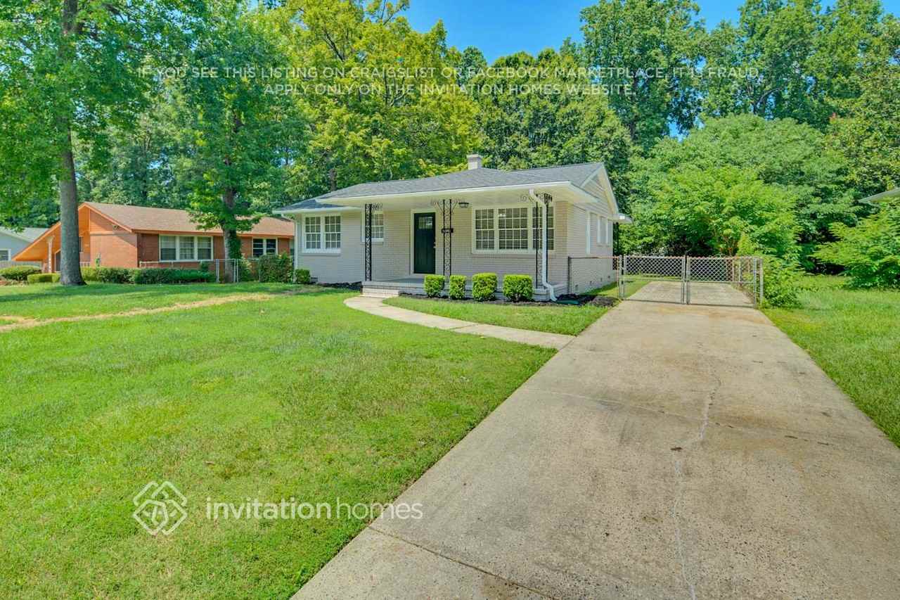 2828 Burbank Dr - Photo 2 of 30