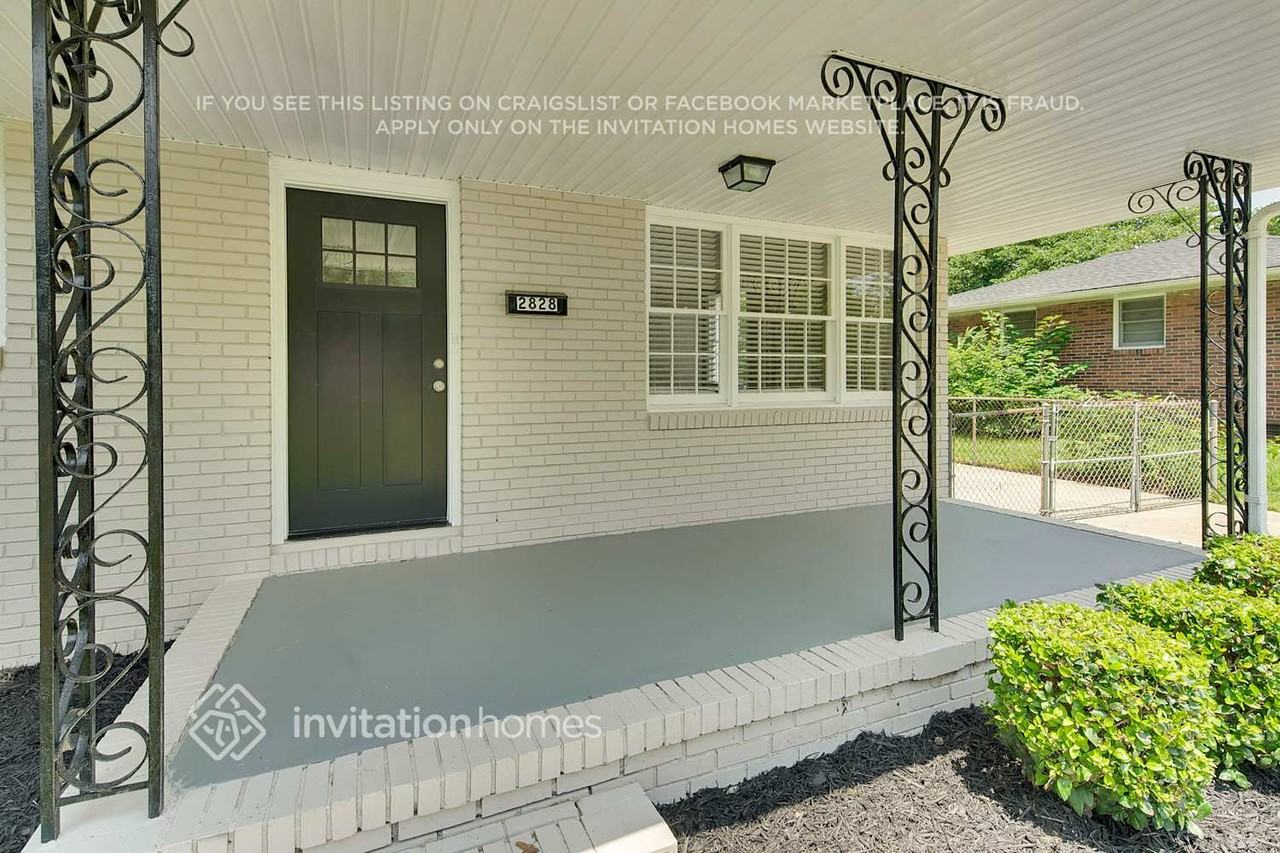 2828 Burbank Dr - Photo 4 of 30