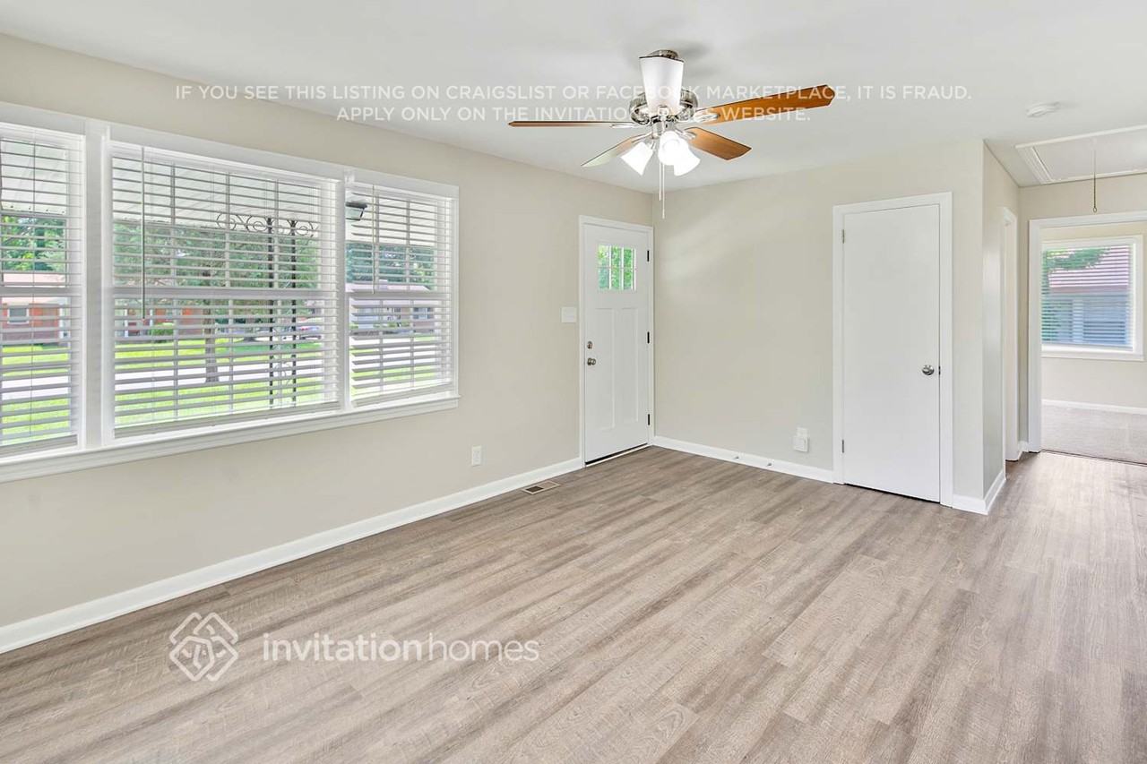 2828 Burbank Dr - Photo 7 of 30