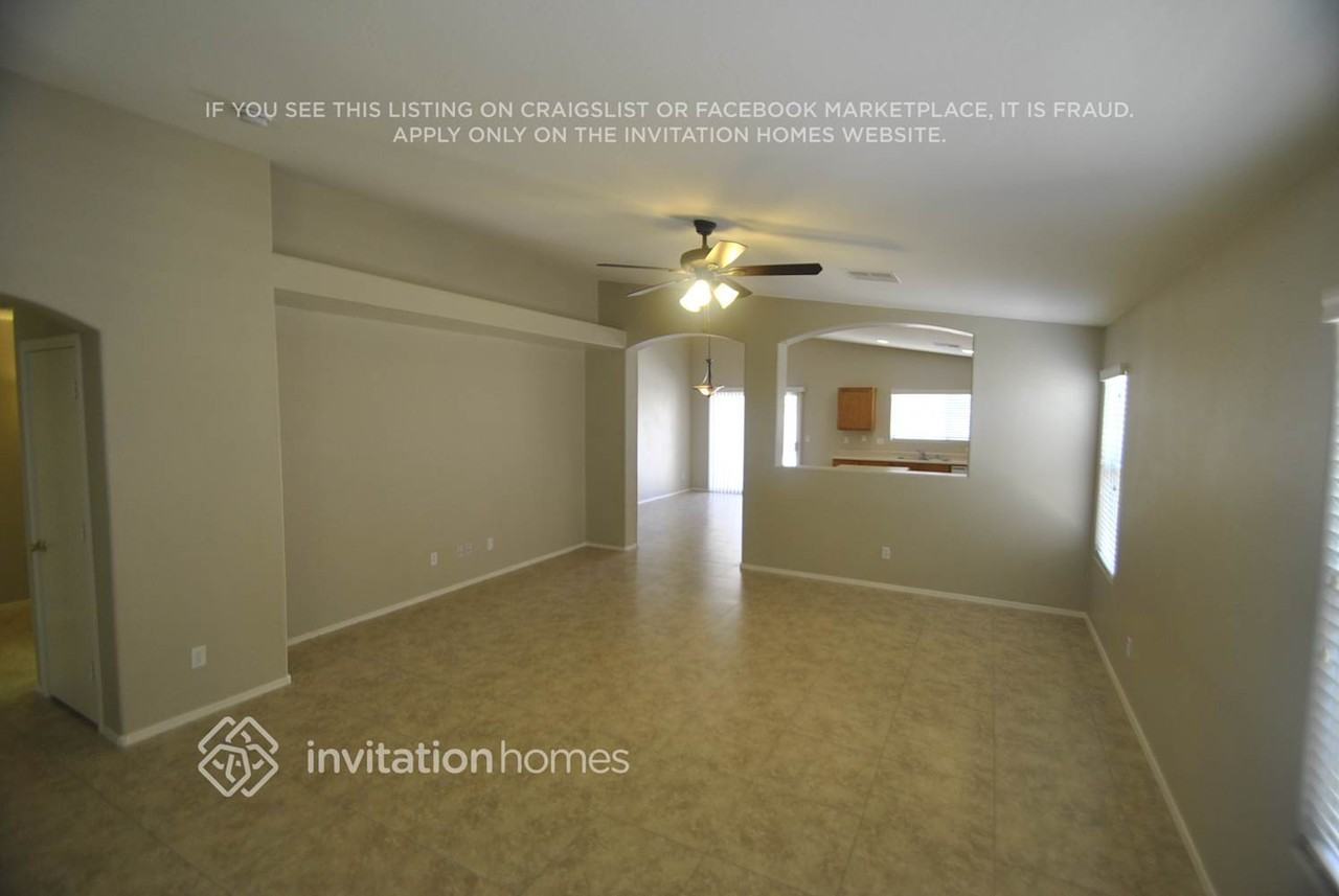 15134 W Woodlands Ave - Photo 2 of 12