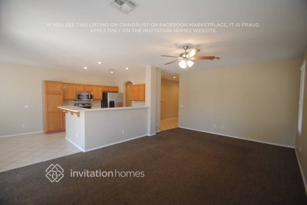 2840 E Carla Vista Dr - Photo 2 of 17