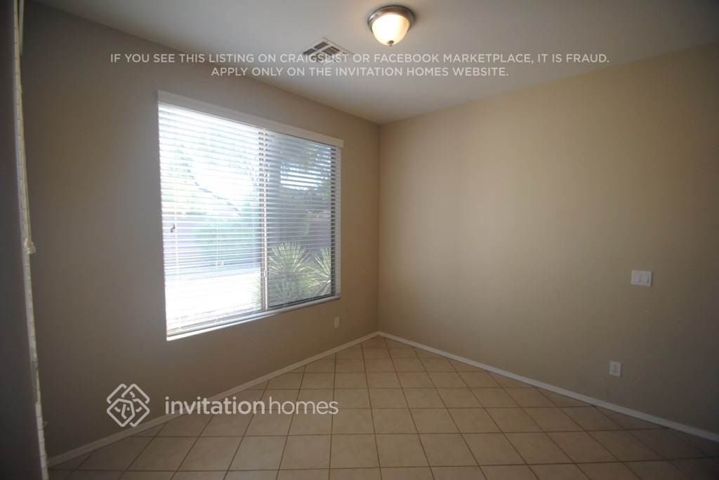 2840 E Carla Vista Dr - Photo 3 of 17
