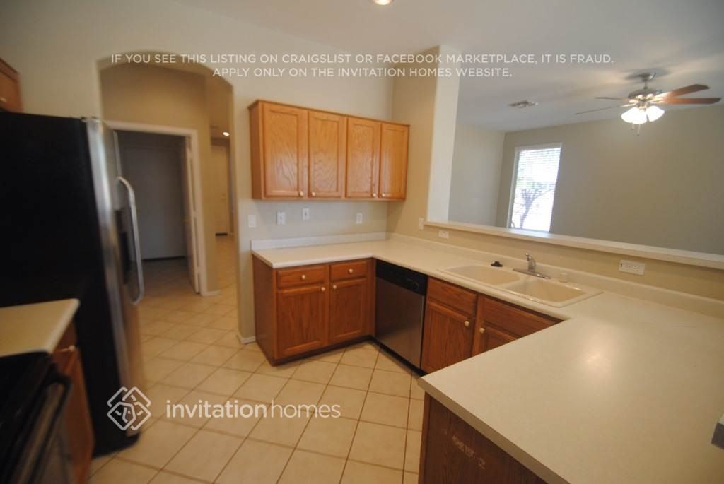 2840 E Carla Vista Dr - Photo 5 of 17