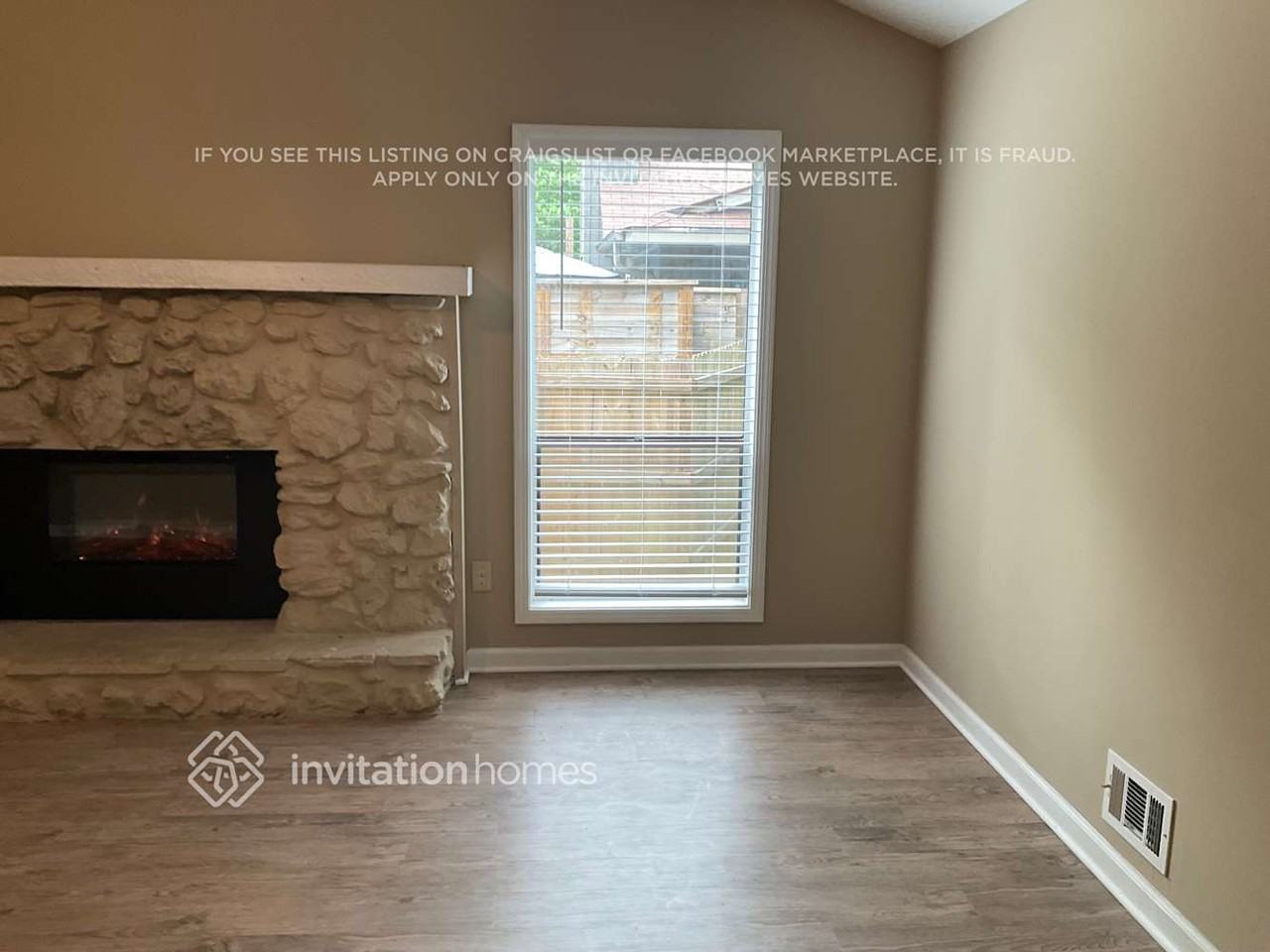 3179 Terrace Dr - Photo 2 of 16