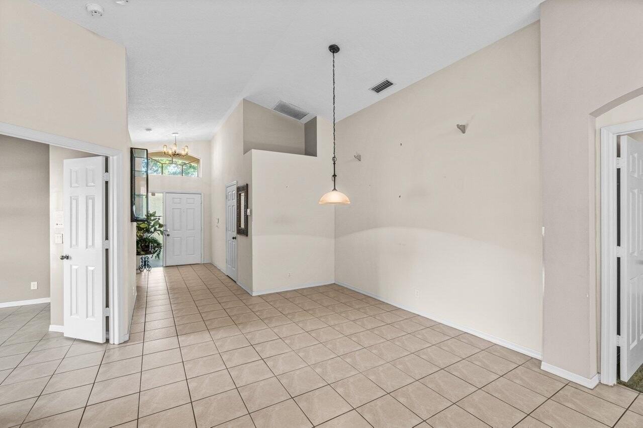 7394 Modena Dr - Photo 6 of 30