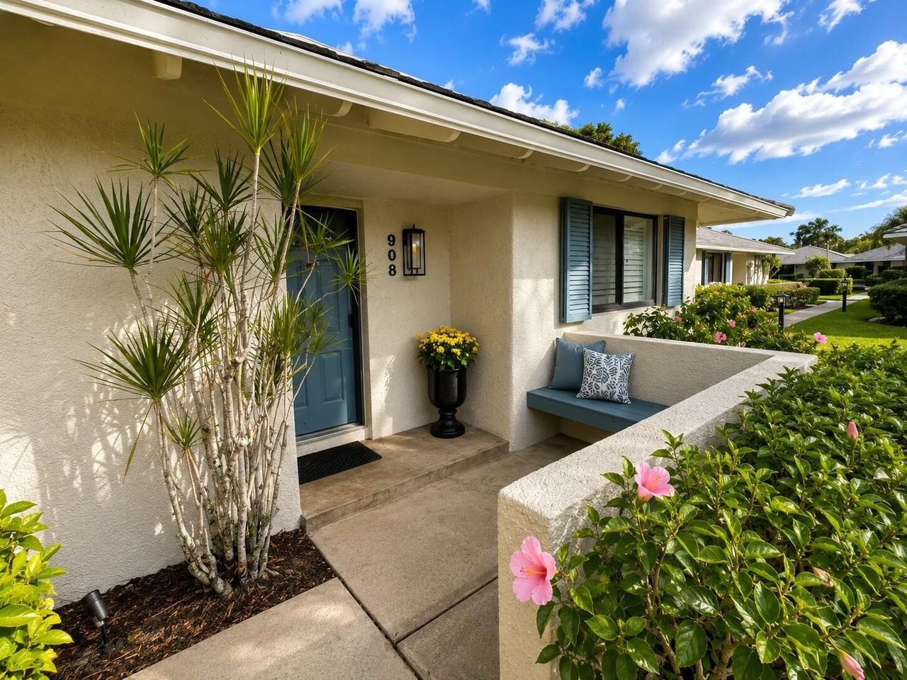 908 Club Dr - Photo 3 of 45