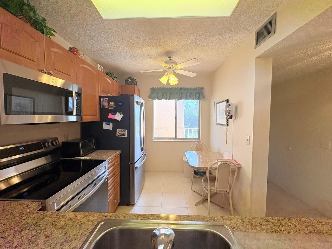6935 Huntington Ln #404 - Photo 6 of 19