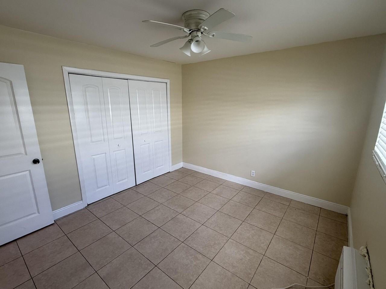 1415 N J St #4 - Photo 5 of 14