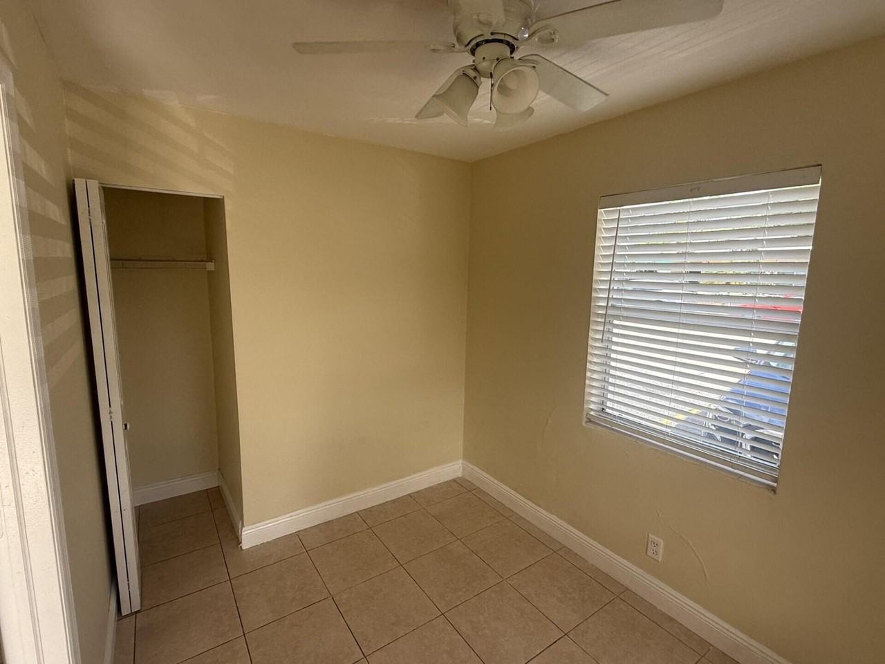 1415 N J St #4 - Photo 7 of 14
