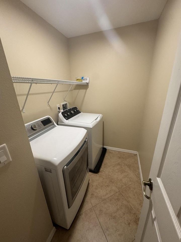 5085 Nw Coventry Cir - Photo 4 of 20
