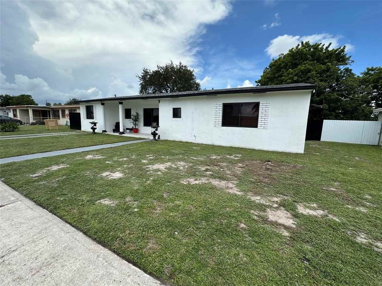 3041 Nw 185th Ter - Photo 2 of 20