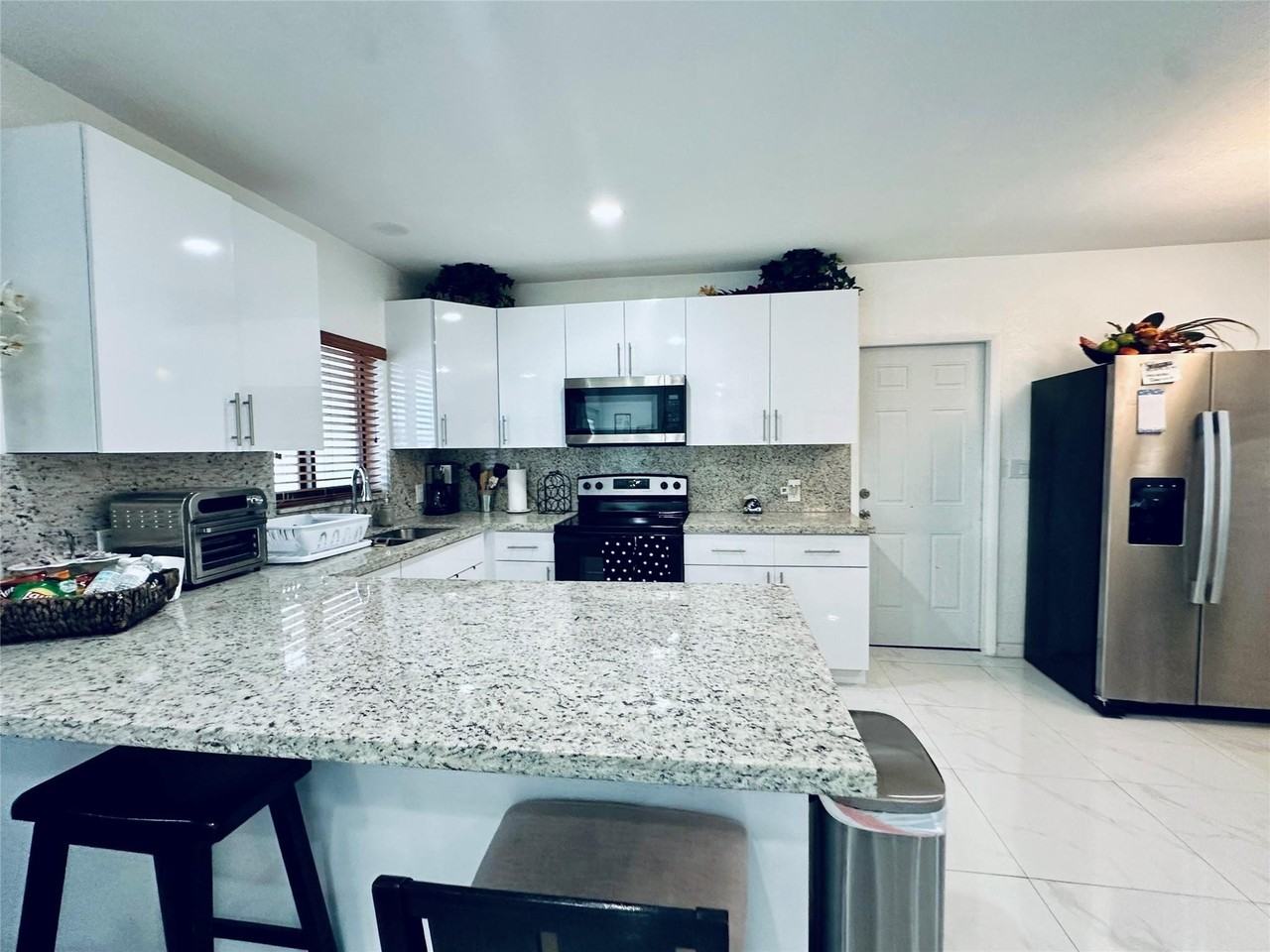 3041 Nw 185th Ter - Photo 5 of 20