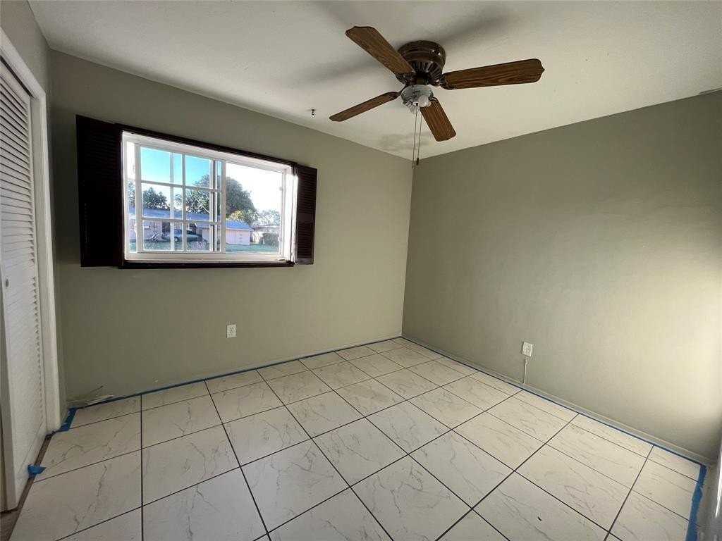 18811 Nw 29th Ct - Photo 3 of 25