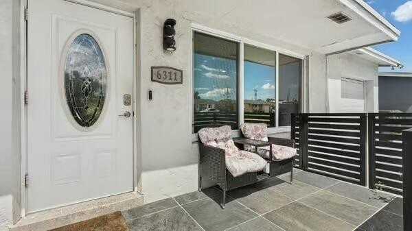 6311 Liberty St - Photo 5 of 9