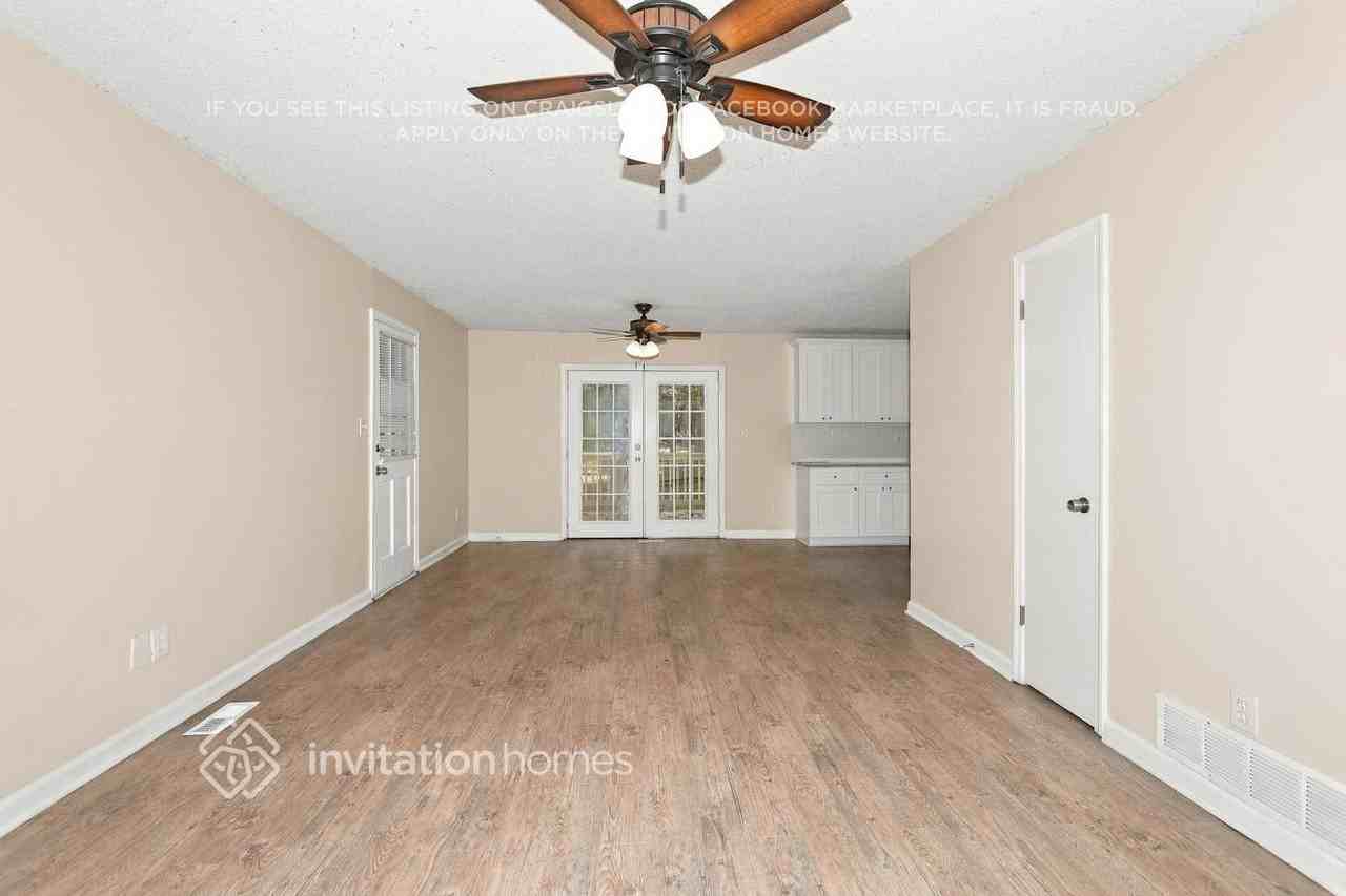 192 William Dr - Photo 7 of 17