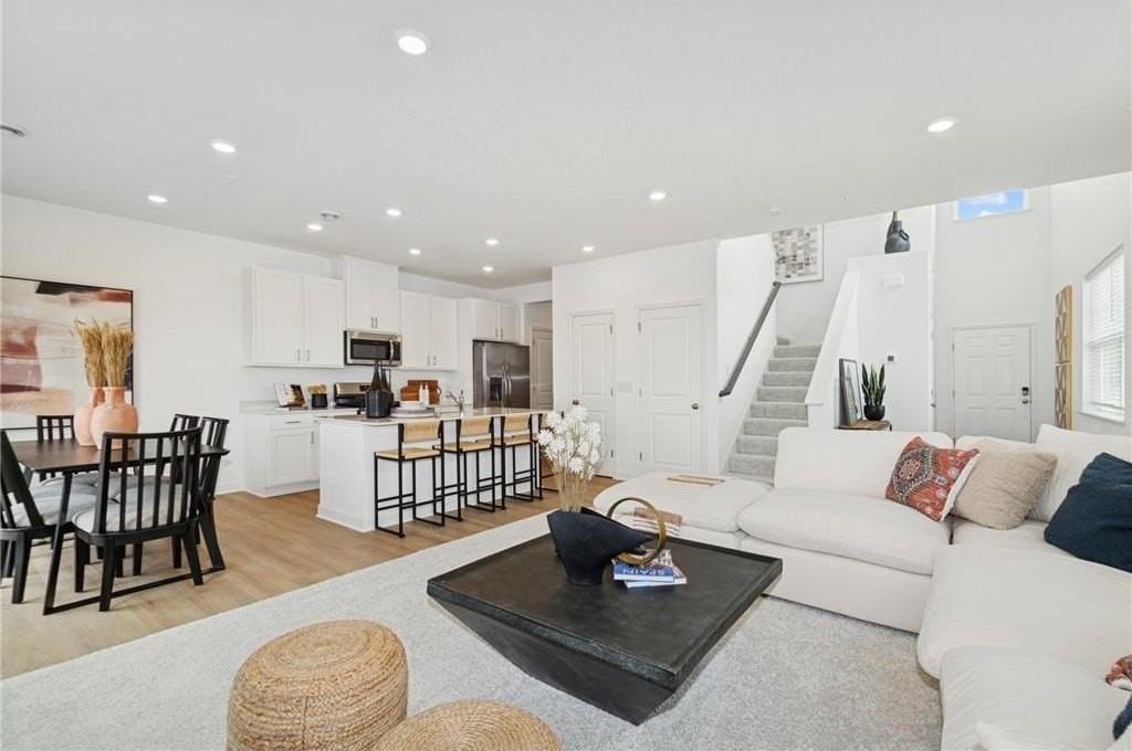 1070 Anmeadle Row - Photo 4 of 19